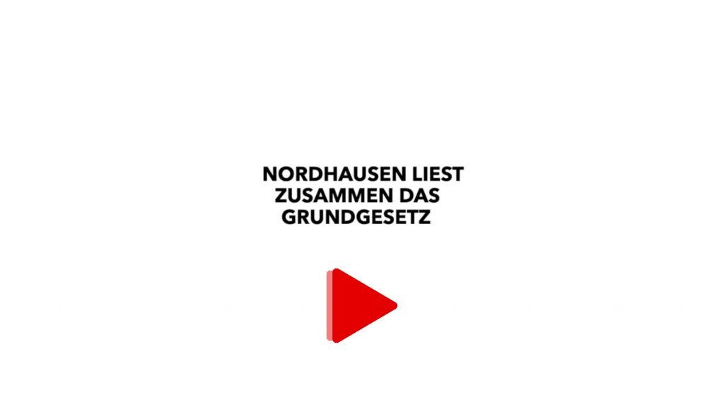Schwarz auf weiß: Nordhausen liest zusammen das Grundgesetz